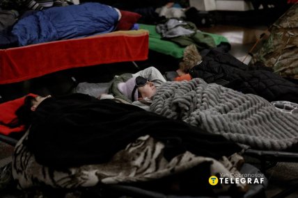 Люди ночевали в метро из-за удара РФ по Киеву 6.12.2025