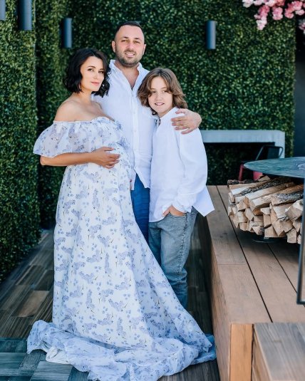 Ліза Глінська з чоловіком та пасинком