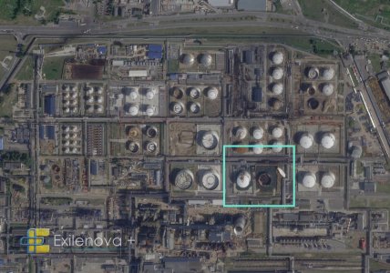 Московський НПЗ із супутника після удару