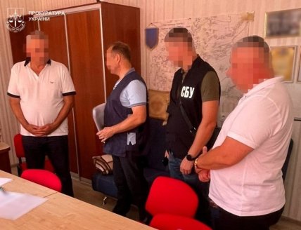 СБУ и Нацполиция разоблачили подозреваемых в присвоении бюджетных средств в честь погибших воинов
