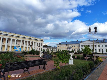 Палац Потоцьких у Тульчині фото
