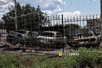 Знищені автомобілі у Краматорську.  Фото Ян Доброносов "Телеграф"