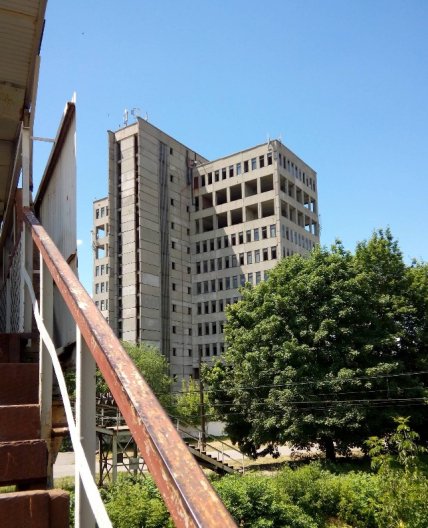 Дніпровський машинобудівний завод