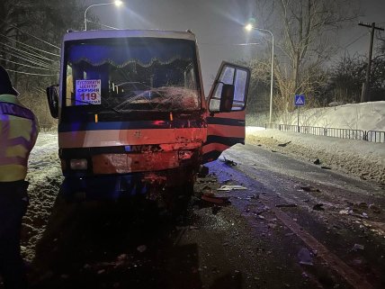 Маршрутне таксі, в яке врізався Орест Саламаха