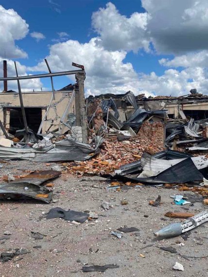 Зруйнована фабрика в Дергачах