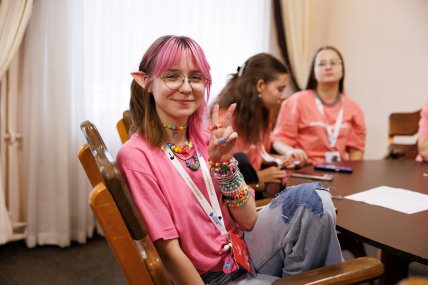 дівчата у таборі