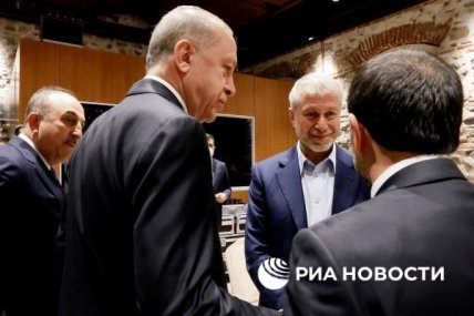 Абрамович на переговорах в Стамбуле