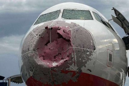 Український пілот посадив пошкоджений градом літак і став героєм у Туреччині