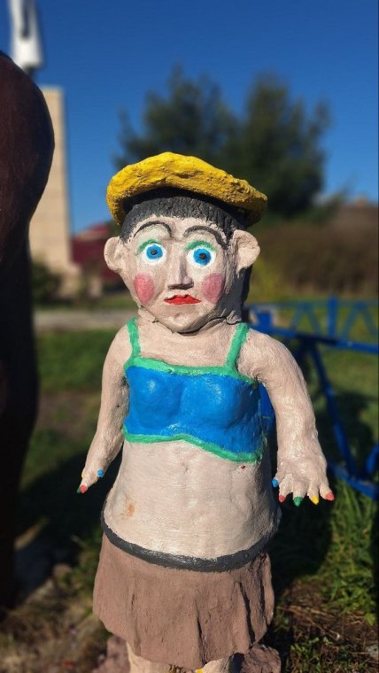 Скульптура Маші і ведмедя в Росії