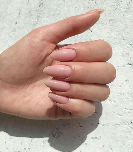 Тренди манікюру 2023 — натуральний