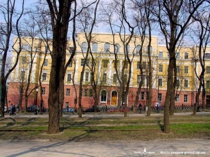 Як виглядає будівля Катеринославського губернського землемірного училища