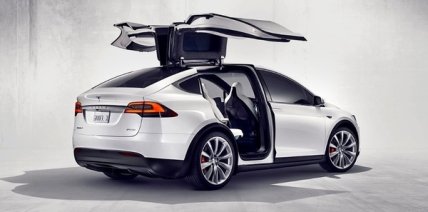 Tesla показала новый кроссовер Model X  