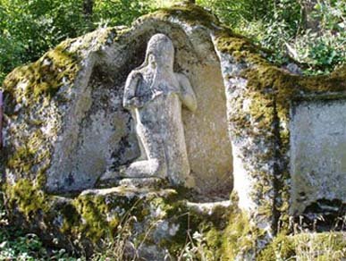 Каменная скульптура св. Онуфрия