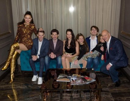 Дмитро Гордон із дружиною та дітьми