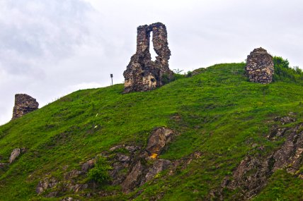 Руины Губковского замка в Ровенской области