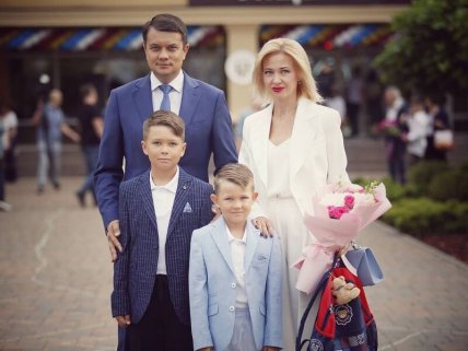 Дмитро Разумков з дружиною та синами