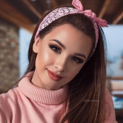 Прическа с аксессуаром