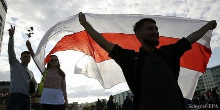 люди на протесте в Белоруси