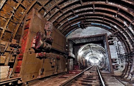 Герметичний затвор на станції "Дніпро"