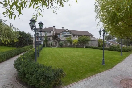 Дом с авторским ремонтом и специальным бункером в Конча-Заспе за более 3 миллионов долларов