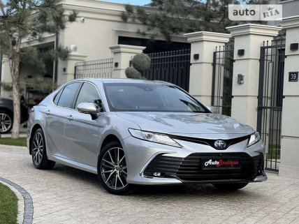 Toyota Camry 2022 року випуску