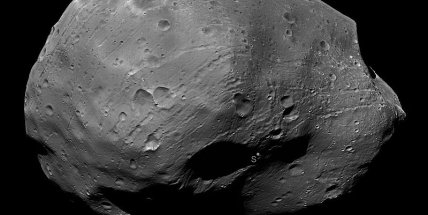 NASA сделало новые снимки Фобоса