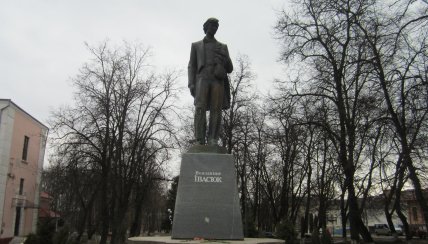 Старовинна будівля, де колись навчалися кіцманські школярі