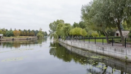 Дом с авторским ремонтом и специальным бункером в Конча-Заспе за более 3 миллионов долларов