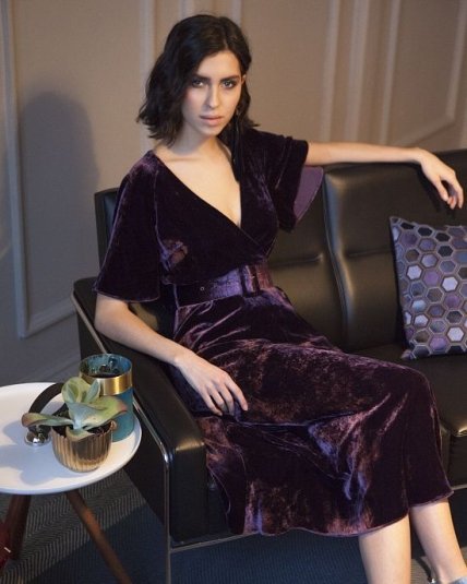 Бархатное фиолетовое платье