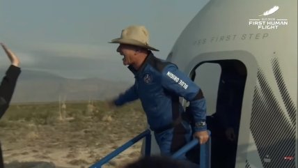 Безос в шляпе