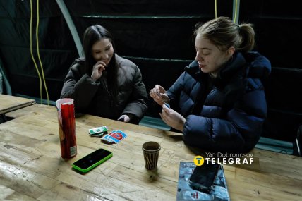 В пункті обігріву можна навіть зіграти у настільні ігри