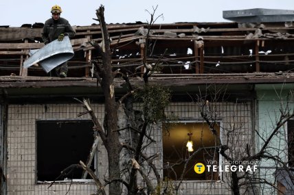 Київський будинок, пошкоджений російським дроном 23.12.2025
