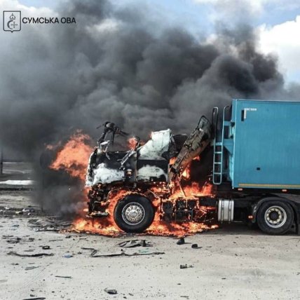 Кабіна вантажівки після влучання дрона РФ