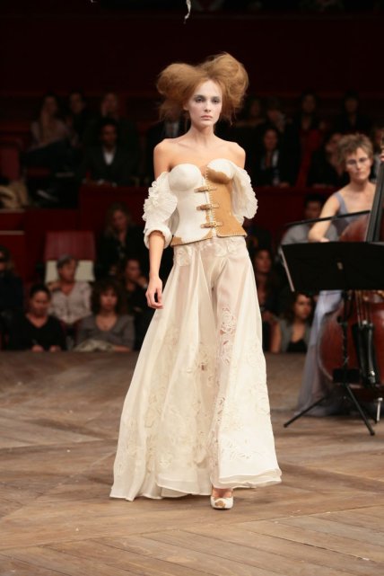 Сніжана Онопко на подіумі