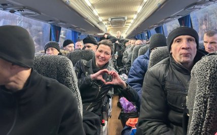 В Украину прибыли 114 своих белорусских политзаключенных