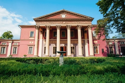 Палац Потоцьких на бульварі Військово-морських сил в Одесі