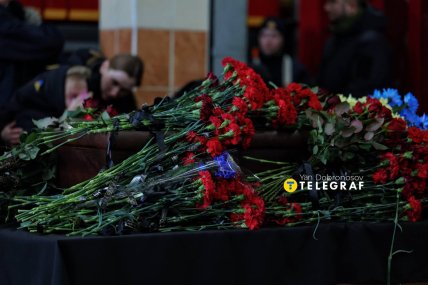 У Києві провели в останню путь рятувальника Зіброва, який загинув від атаки РФ