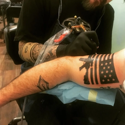 Какие татуировки имеет Пит Хегсет