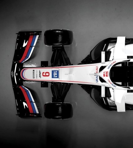 Команда Формулы-1 Хаас показала свои новые цвета