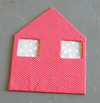 DIY: как сделать игрушечный дом из картона своими руками - изображение №10