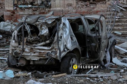 Знищений автомобіль у Краматорську.  Фото Ян Доброносов "Телеграф"