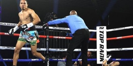 Феликс Вердехо во время боя в Лас-Вегасе с Уиллом Мадеру