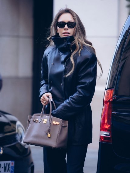 Марина Галаган в черной куртке