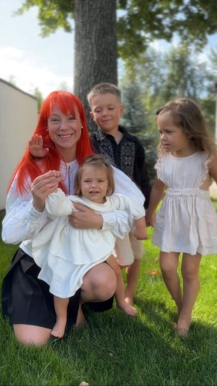 світла тарабарова у вишиванці