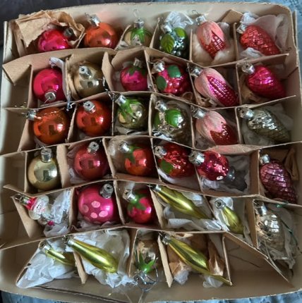 фабрика ялинкових прикрас