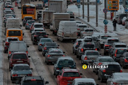 Киев засыпало снегом 16 февраля