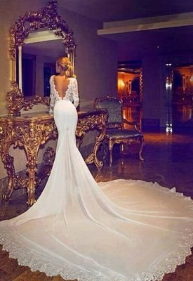 Дженнифер Энистон поделилась первым свадебным фото