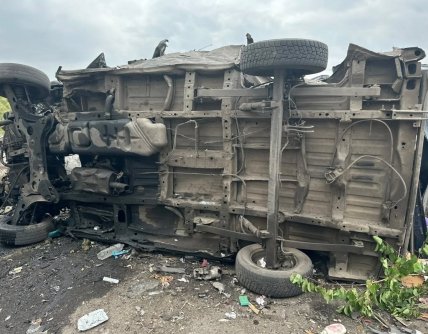 Деякі з транспортних засобів зазнали ударів КАБами