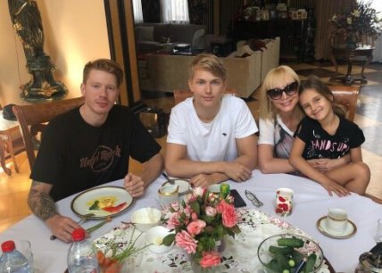 Кристина Орбакайте вместе с детьми