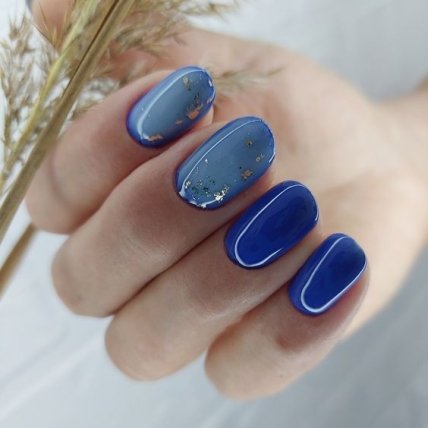 Трендовый маникюр с поталью